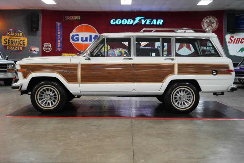 Jeep-Other-1989-White-Burgundy-22