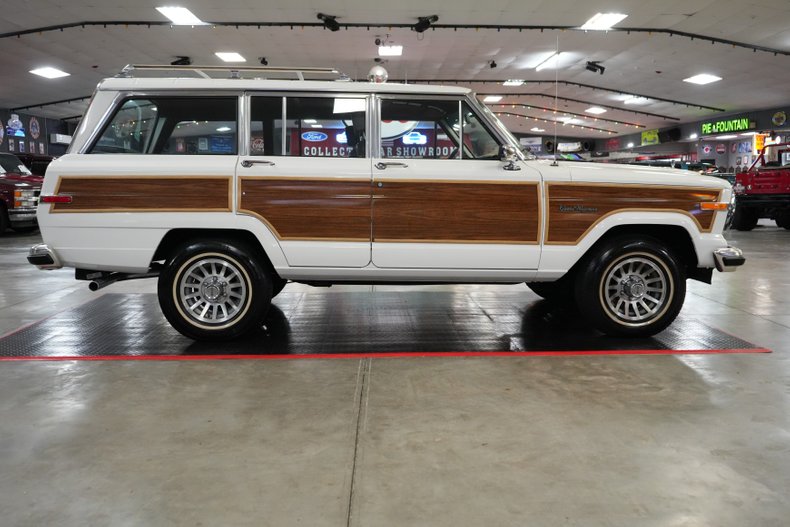 Jeep-Other-1989-White-Burgundy-24