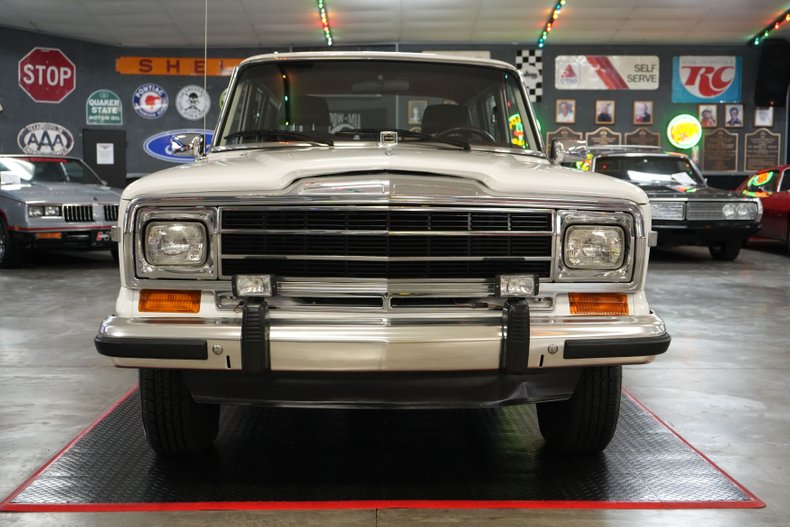 Jeep-Other-1989-White-Burgundy-26
