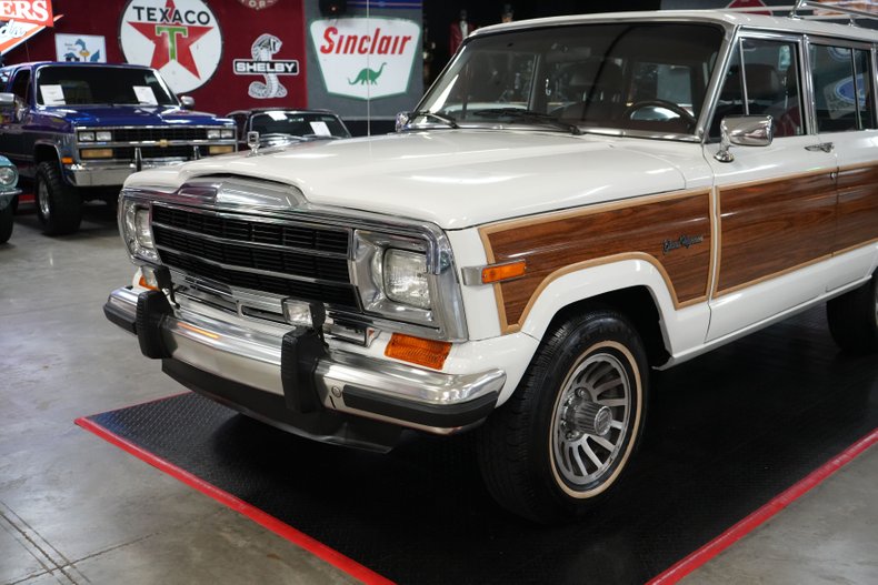 Jeep-Other-1989-White-Burgundy-27