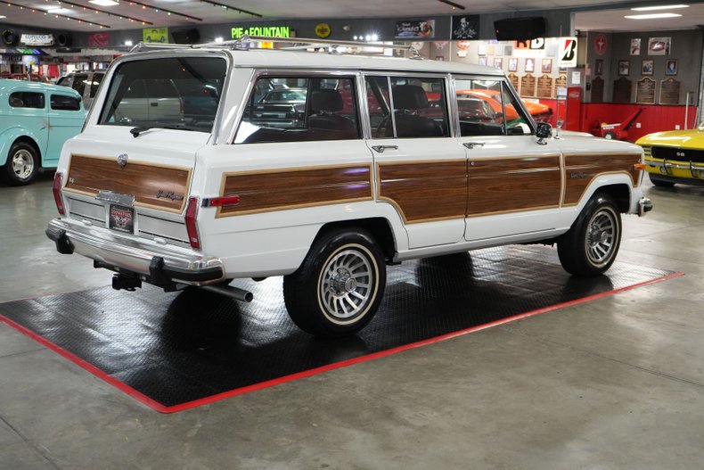 Jeep-Other-1989-White-Burgundy-3
