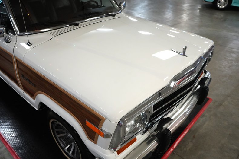 Jeep-Other-1989-White-Burgundy-31