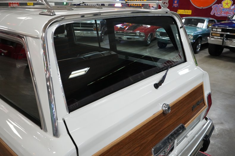 Jeep-Other-1989-White-Burgundy-38