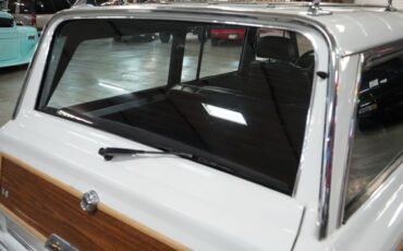 Jeep-Other-1989-White-Burgundy-39