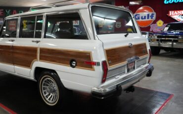 Jeep-Other-1989-White-Burgundy-40