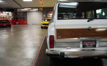 Jeep-Other-1989-White-Burgundy-41