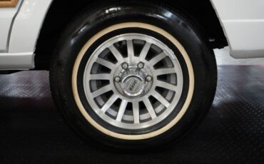 Jeep-Other-1989-White-Burgundy-46