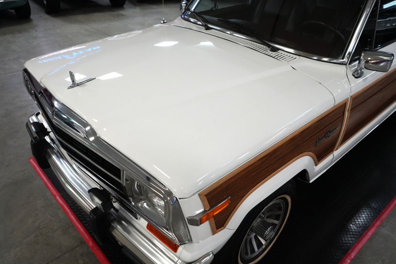 Jeep-Other-1989-White-Burgundy-49