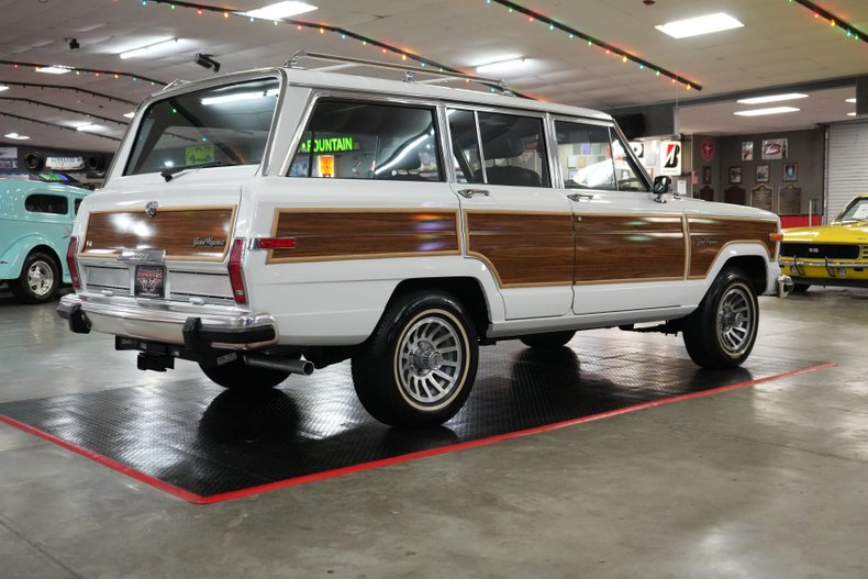 Jeep-Other-1989-White-Burgundy-6