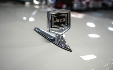 Jeep-Other-1989-White-Burgundy-8