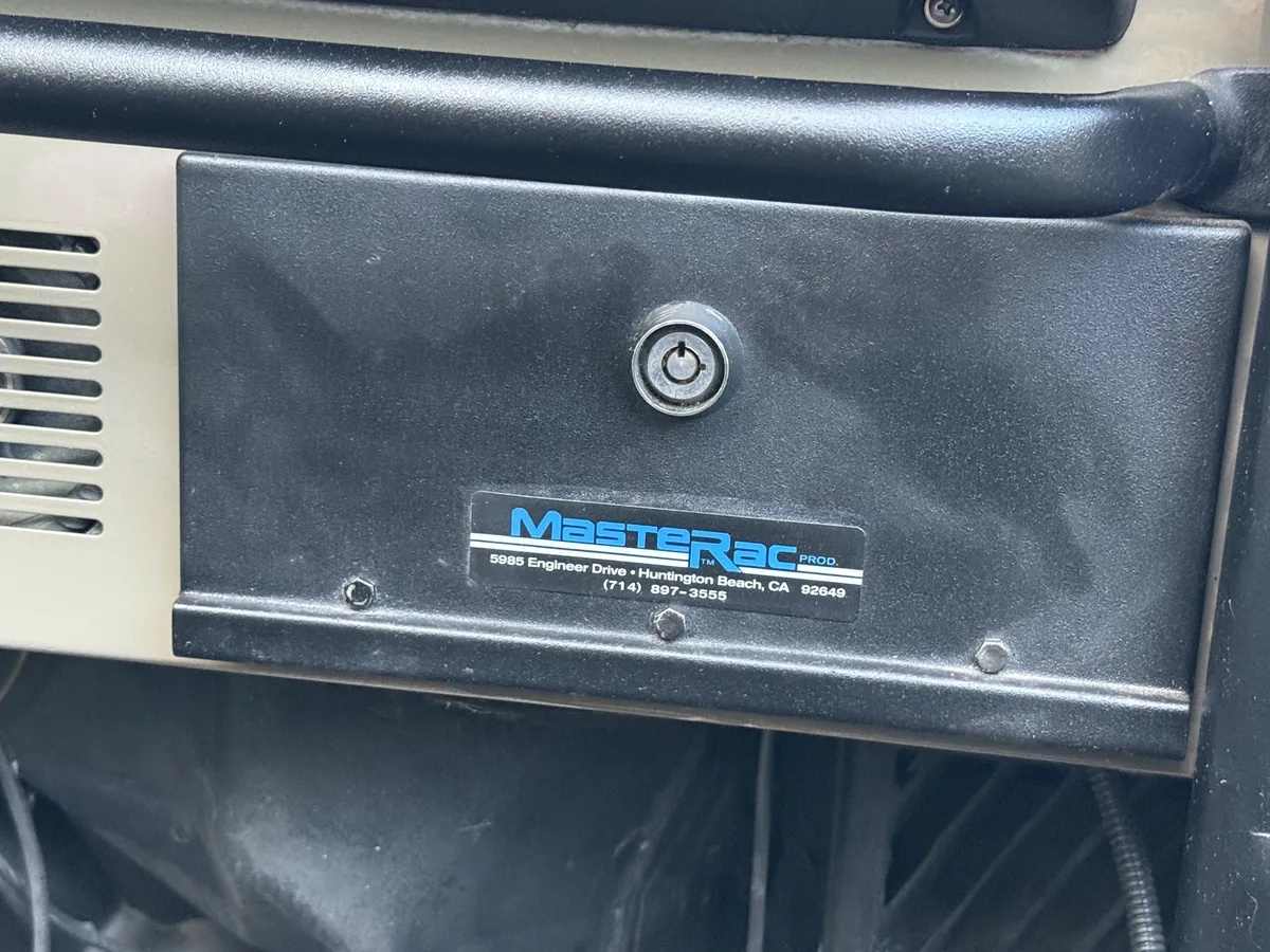 Jeep-Scrambler-1981-Sahara-Black-13