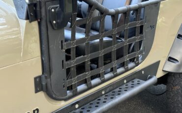 Jeep-Scrambler-1981-Sahara-Black-2