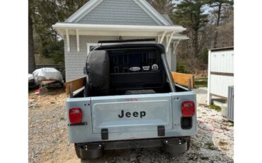 Jeep-Scrambler-1983-Grey-Black-3