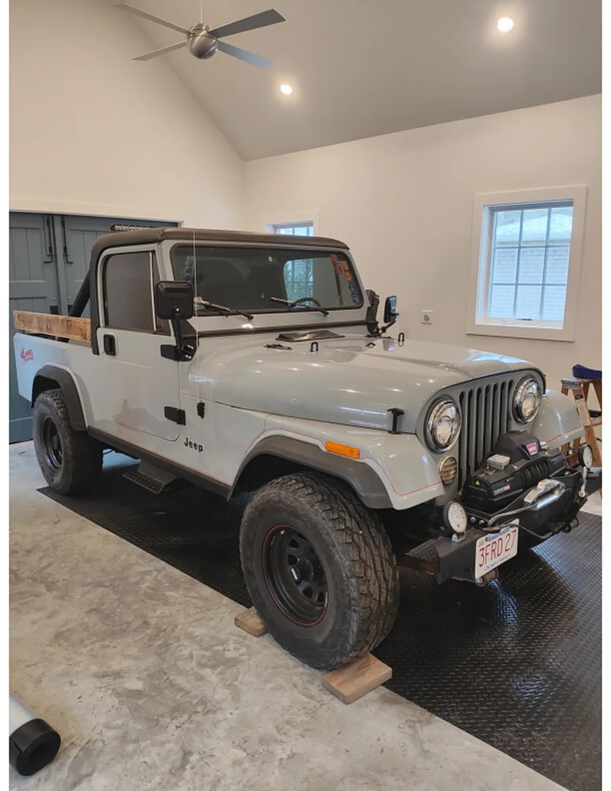 Jeep-Scrambler-1983-Grey-Black-8