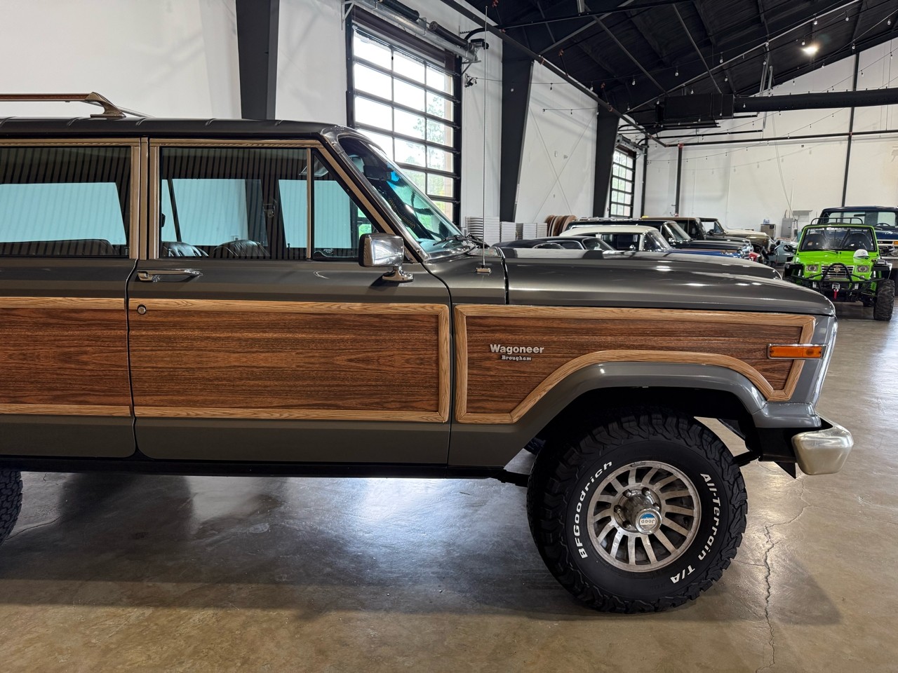 Jeep-Wagoneer-1983-SUV-12