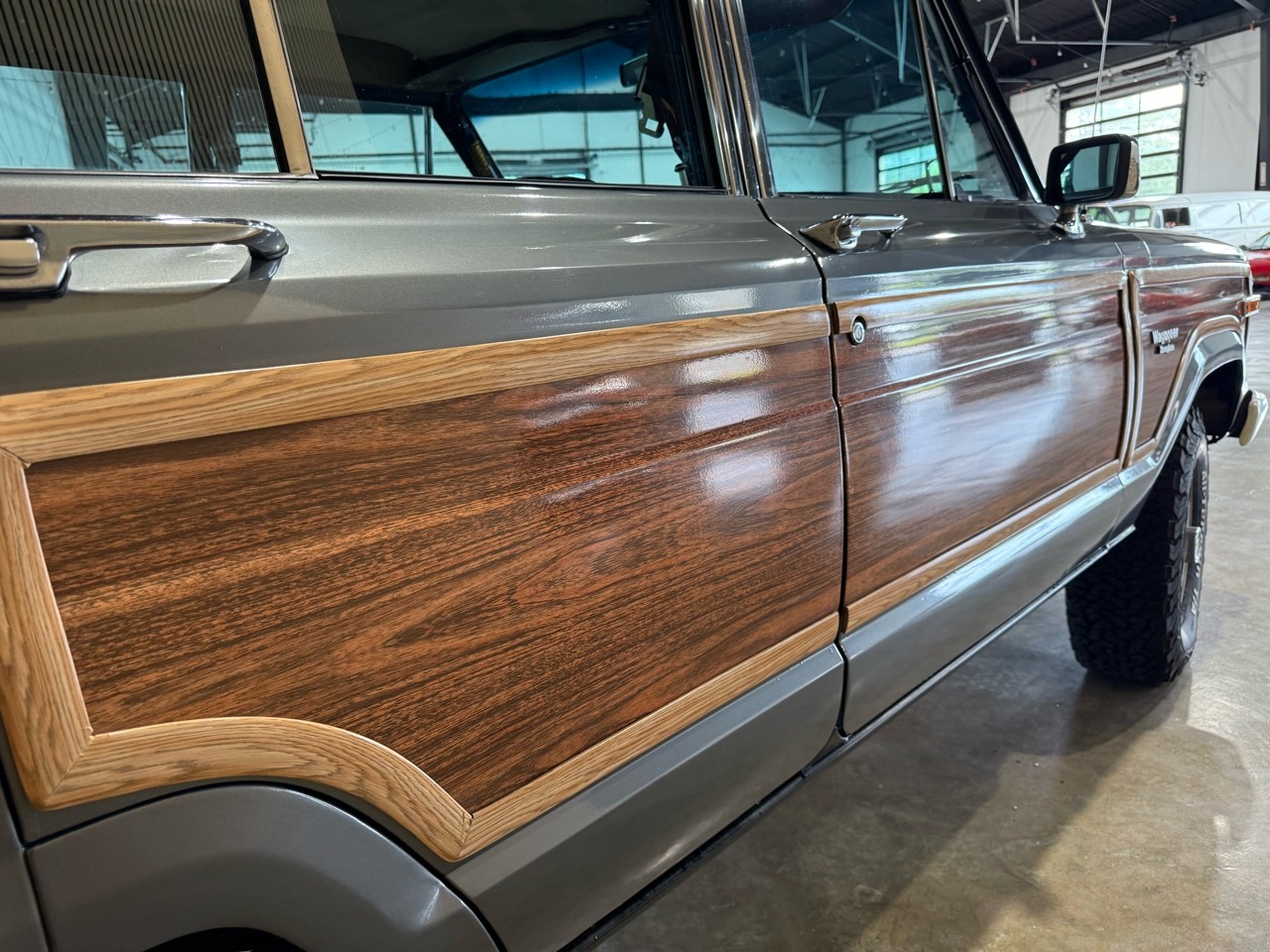 Jeep-Wagoneer-1983-SUV-14