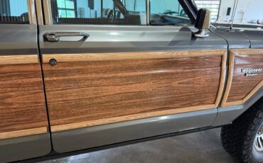 Jeep-Wagoneer-1983-SUV-16