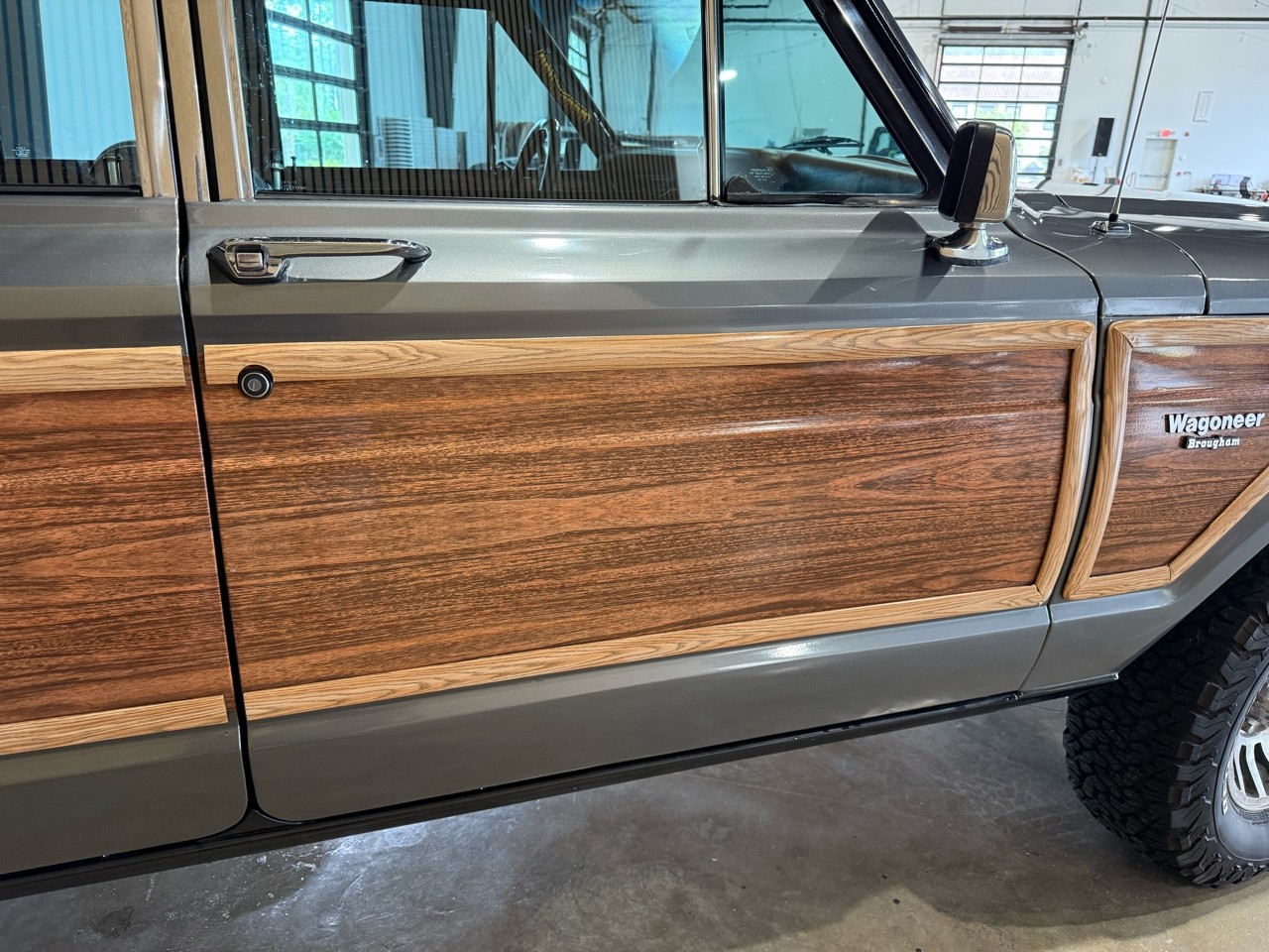 Jeep-Wagoneer-1983-SUV-16