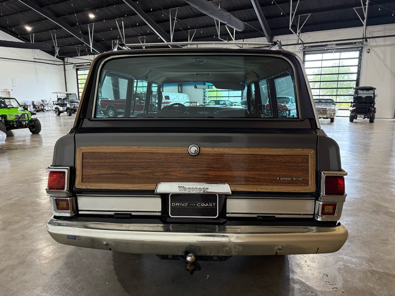 Jeep-Wagoneer-1983-SUV-20