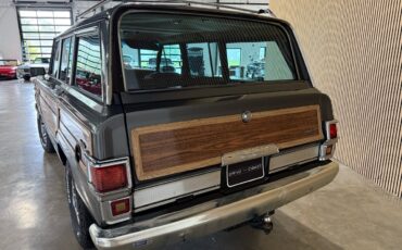 Jeep-Wagoneer-1983-SUV-21