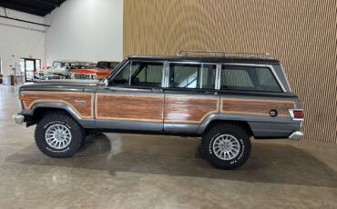 Jeep-Wagoneer-1983-SUV-24