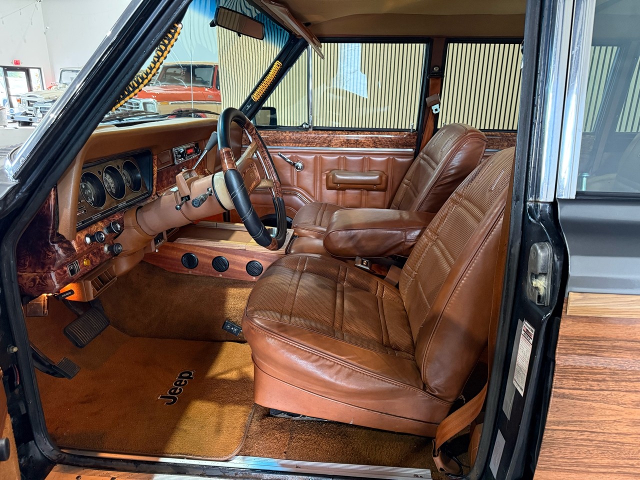 Jeep-Wagoneer-1983-SUV-26