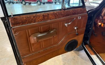 Jeep-Wagoneer-1983-SUV-29
