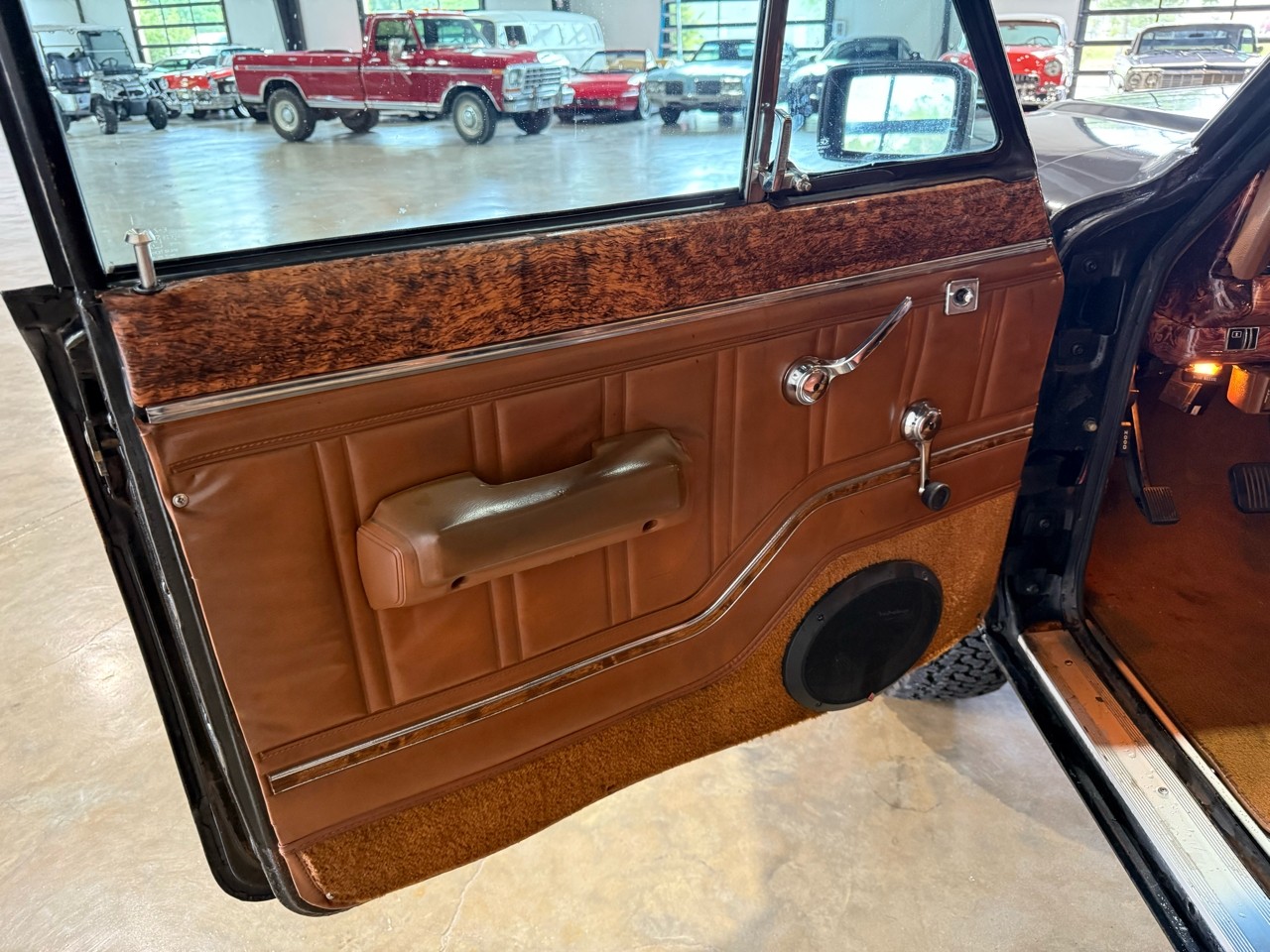 Jeep-Wagoneer-1983-SUV-29