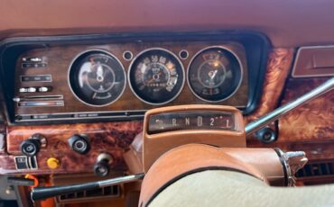 Jeep-Wagoneer-1983-SUV-32