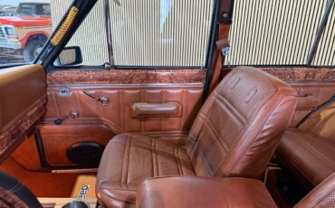Jeep-Wagoneer-1983-SUV-35