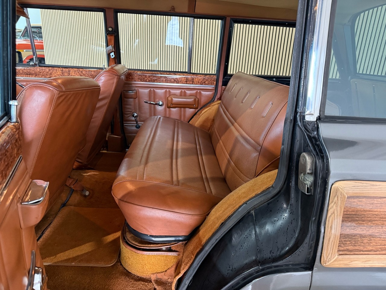 Jeep-Wagoneer-1983-SUV-39