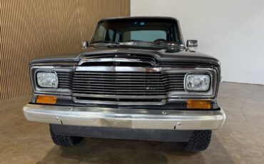 Jeep-Wagoneer-1983-SUV-4