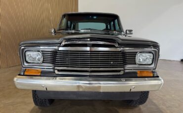 Jeep-Wagoneer-1983-SUV-5