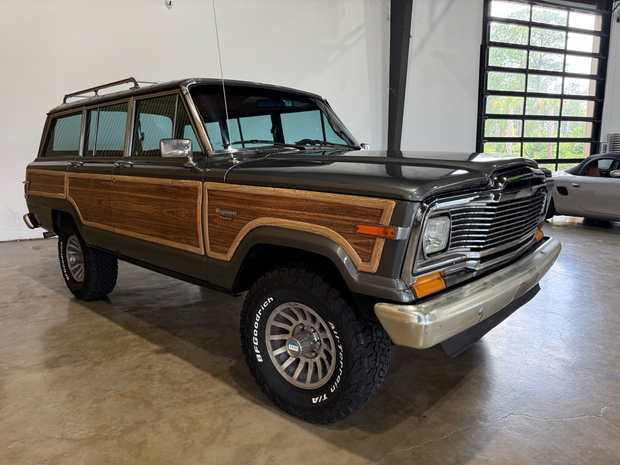 Jeep-Wagoneer-1983-SUV-7