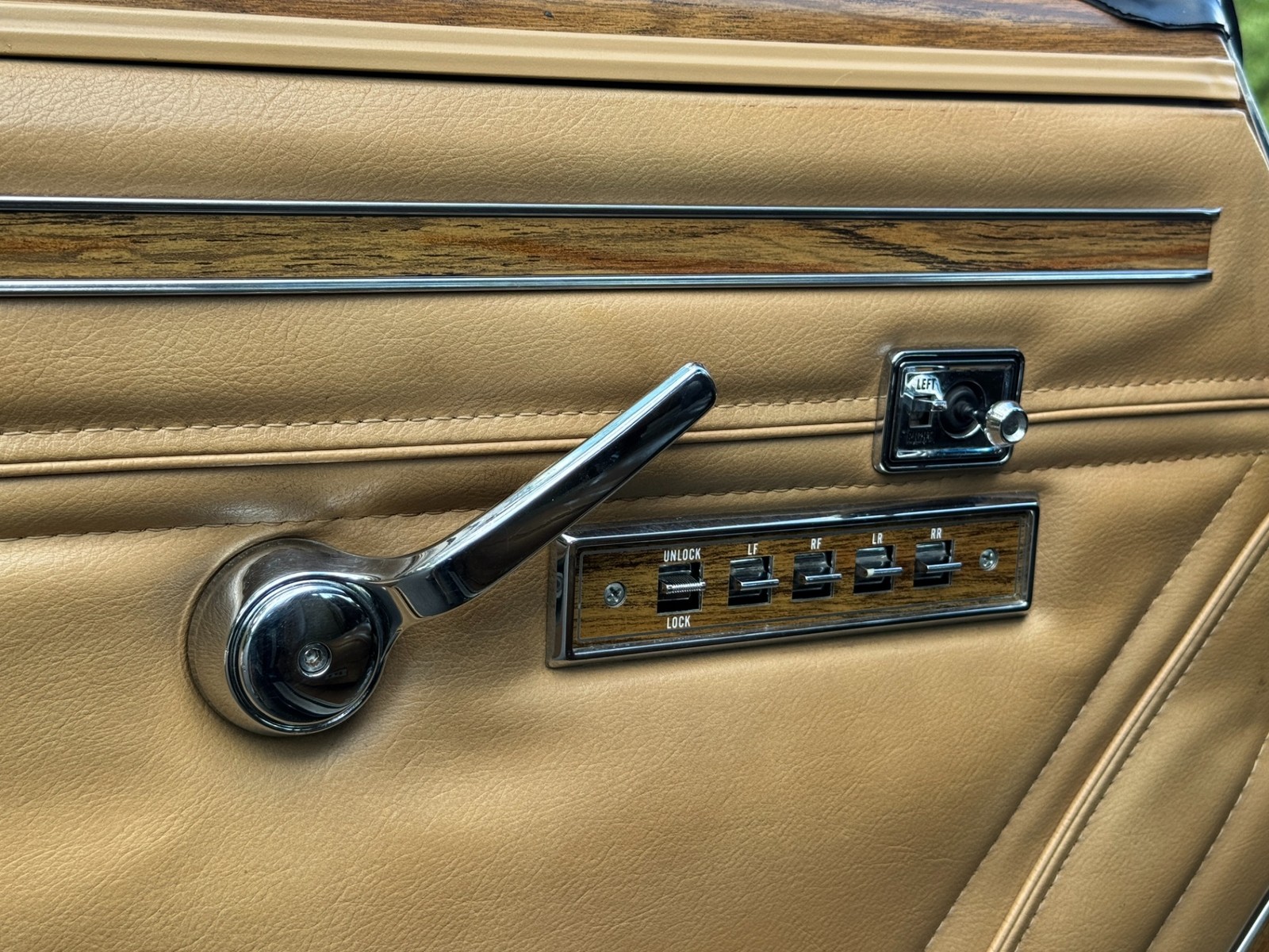 Jeep-Wagoneer-1988-Wagon-26