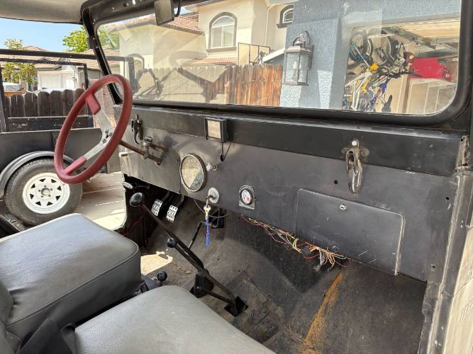Jeep-Willys-1962-Black-6