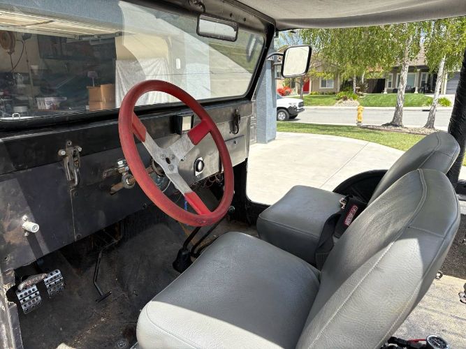 Jeep-Willys-1962-Black-7