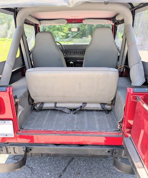 Jeep-Wrangler-1988-SUV-10