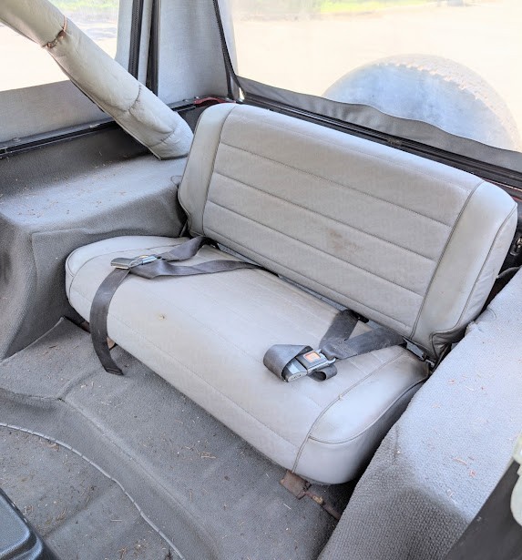 Jeep-Wrangler-1988-SUV-11