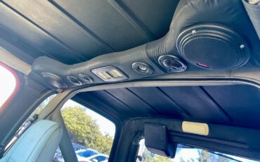 Jeep-Wrangler-1988-SUV-15