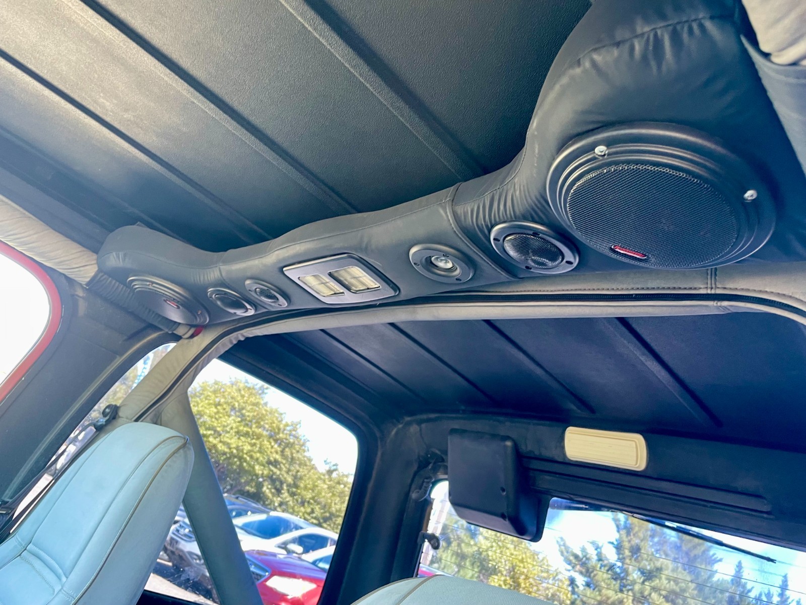 Jeep-Wrangler-1988-SUV-15