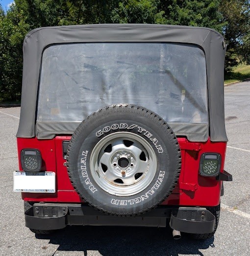 Jeep-Wrangler-1988-SUV-4