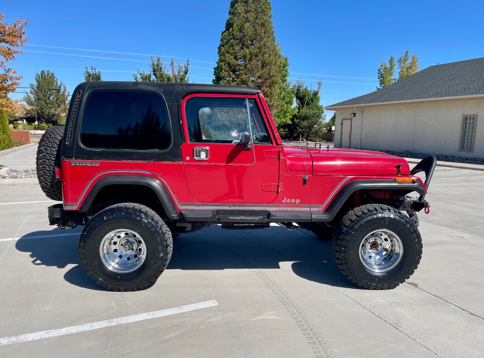 Jeep-Wrangler-1988-SUV-4