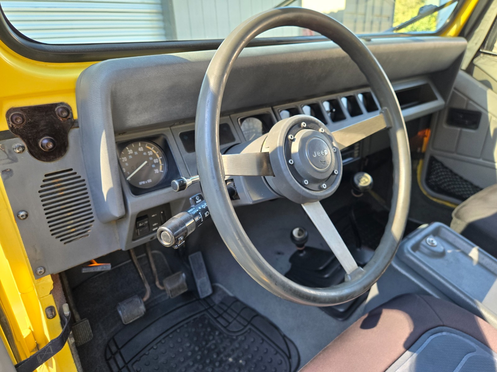 Jeep-Wrangler-1989-17