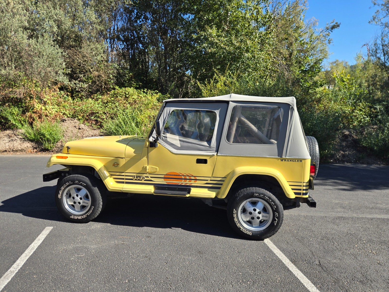 Jeep-Wrangler-1989-25