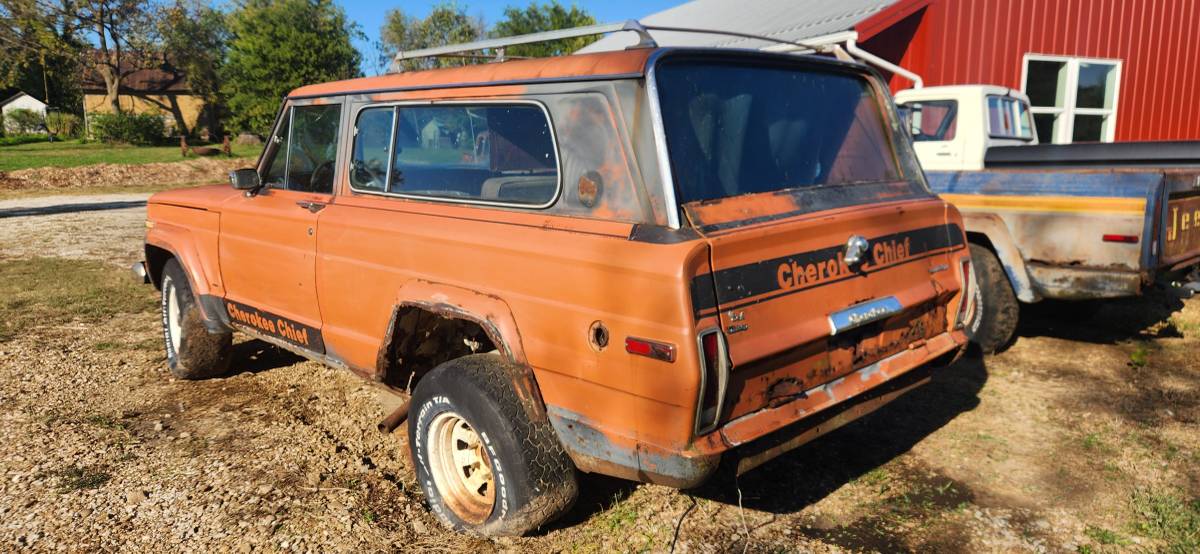 Jeep-cherokee-1975-orange-16