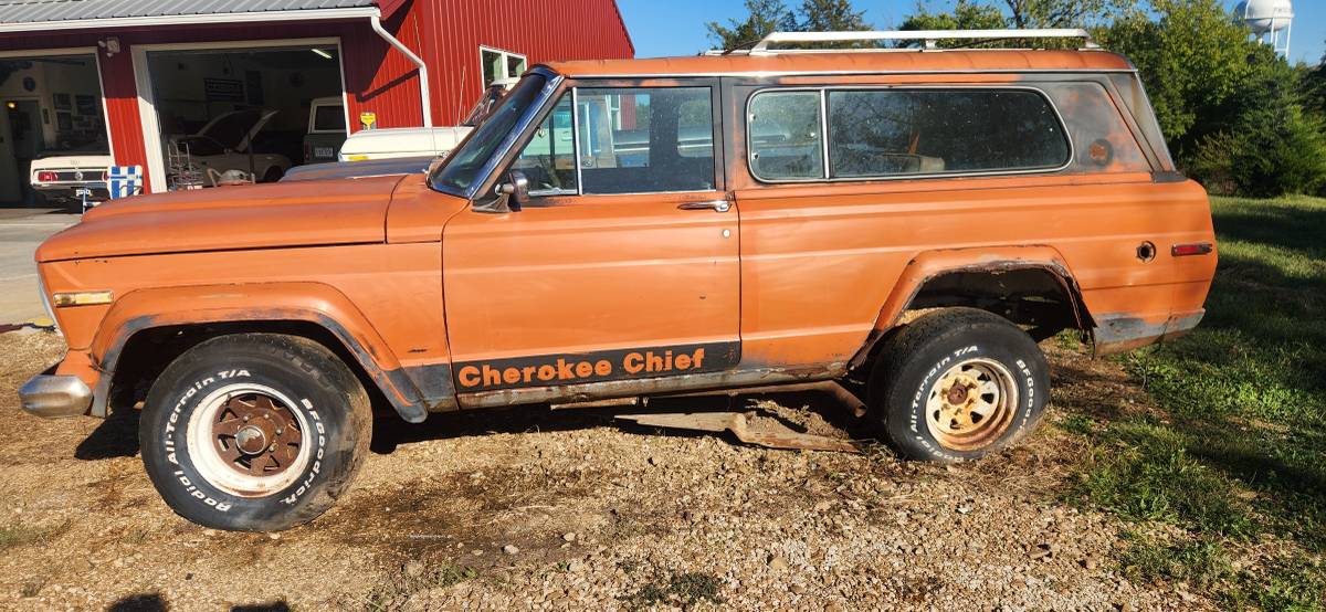 Jeep-cherokee-1975-orange-3