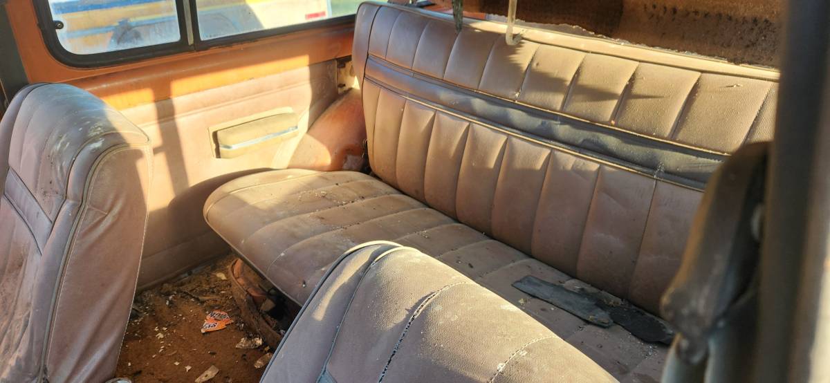 Jeep-cherokee-1975-orange-5