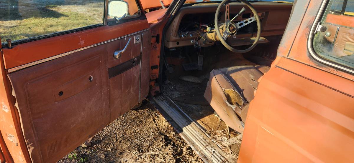Jeep-cherokee-1975-orange-6