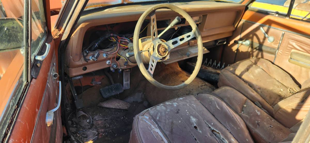 Jeep-cherokee-1975-orange-7